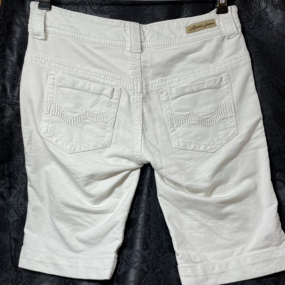 Apollo Jean shorts size 7/8 stretchy (white) - Picture 9 of 9